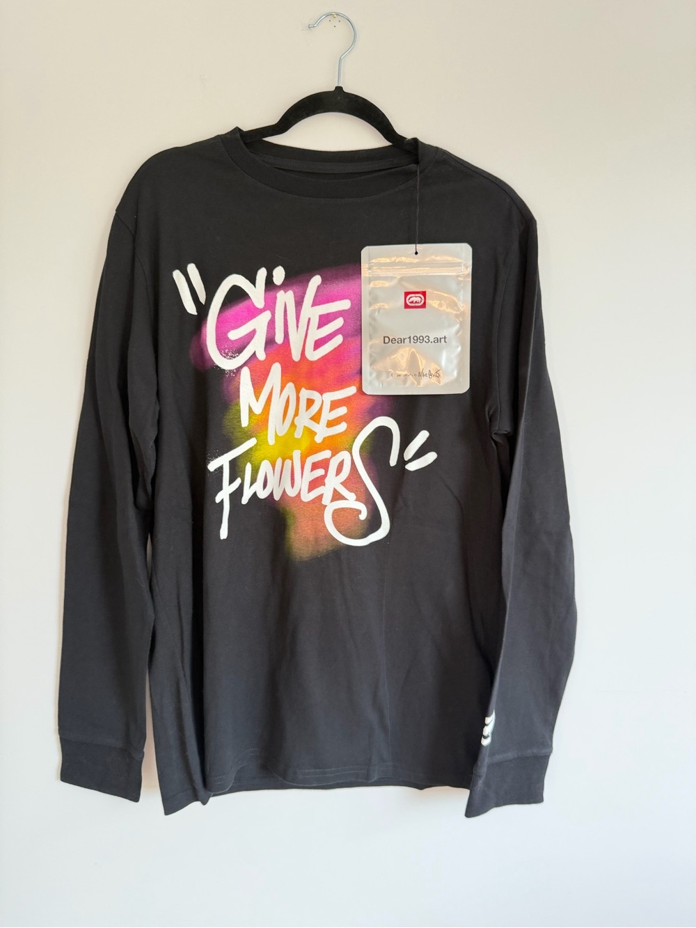 BNWT Ecko Unltd Give More Flowers Black Unisex Long-Sleeve Graphic Tee